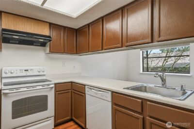 23003 Lakeview Drive #208, Mountlake Terrace, WA 98043 - Photo 6