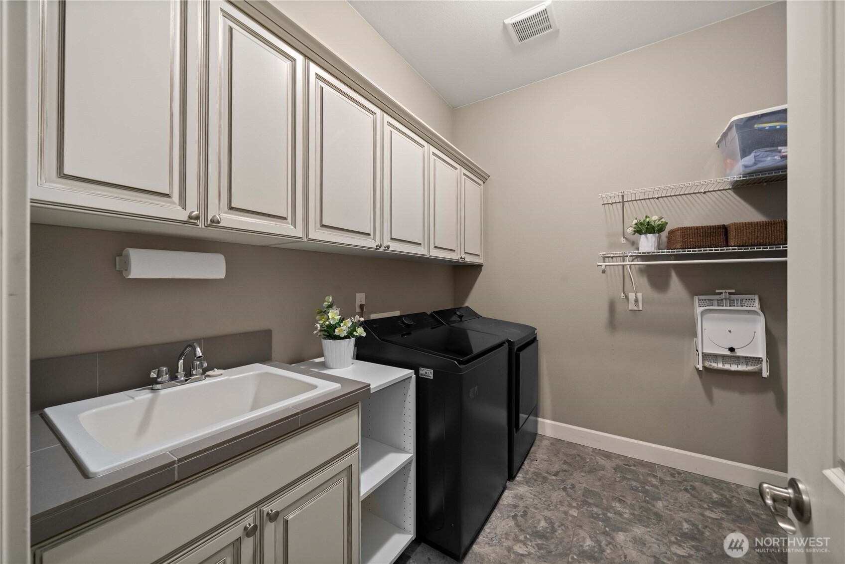 31627 SE 280th Court , Ravensdale, WA 98051