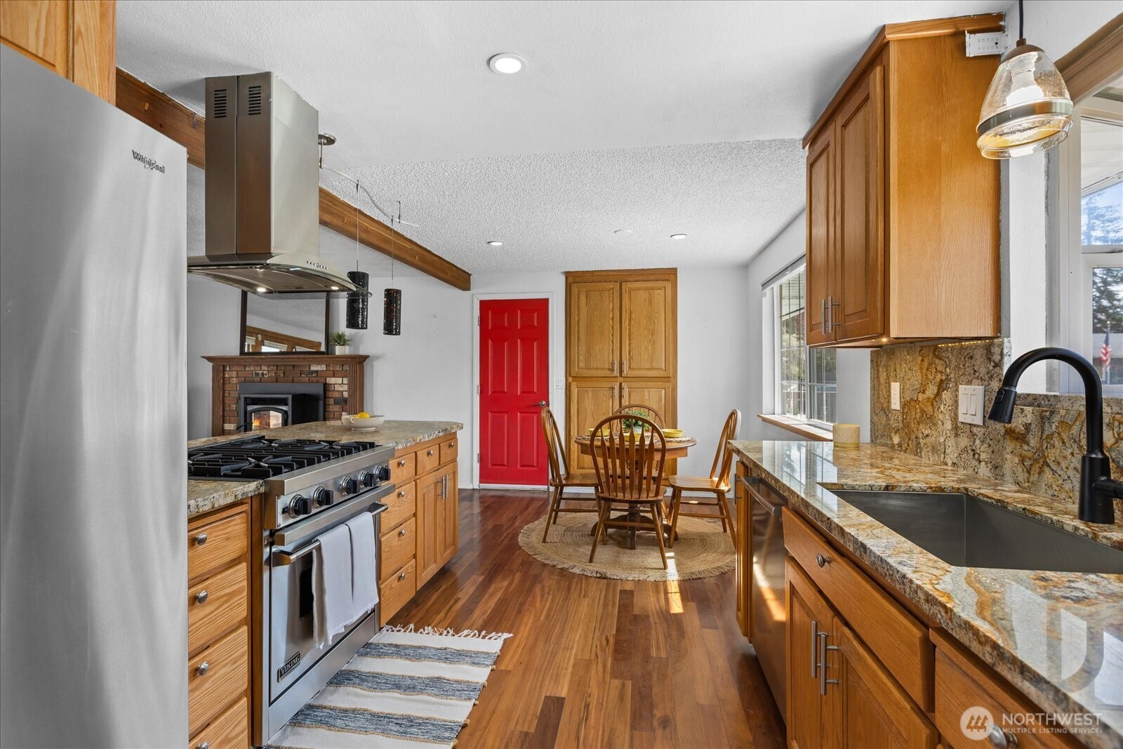 907 Dyer Road , Sultan, WA 98294