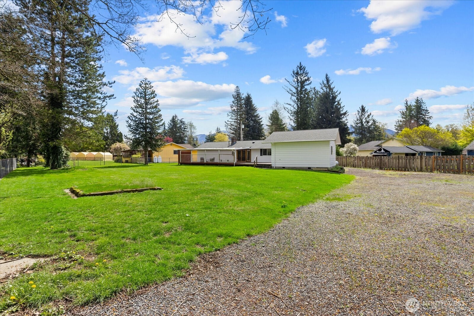 907 Dyer Road , Sultan, WA 98294