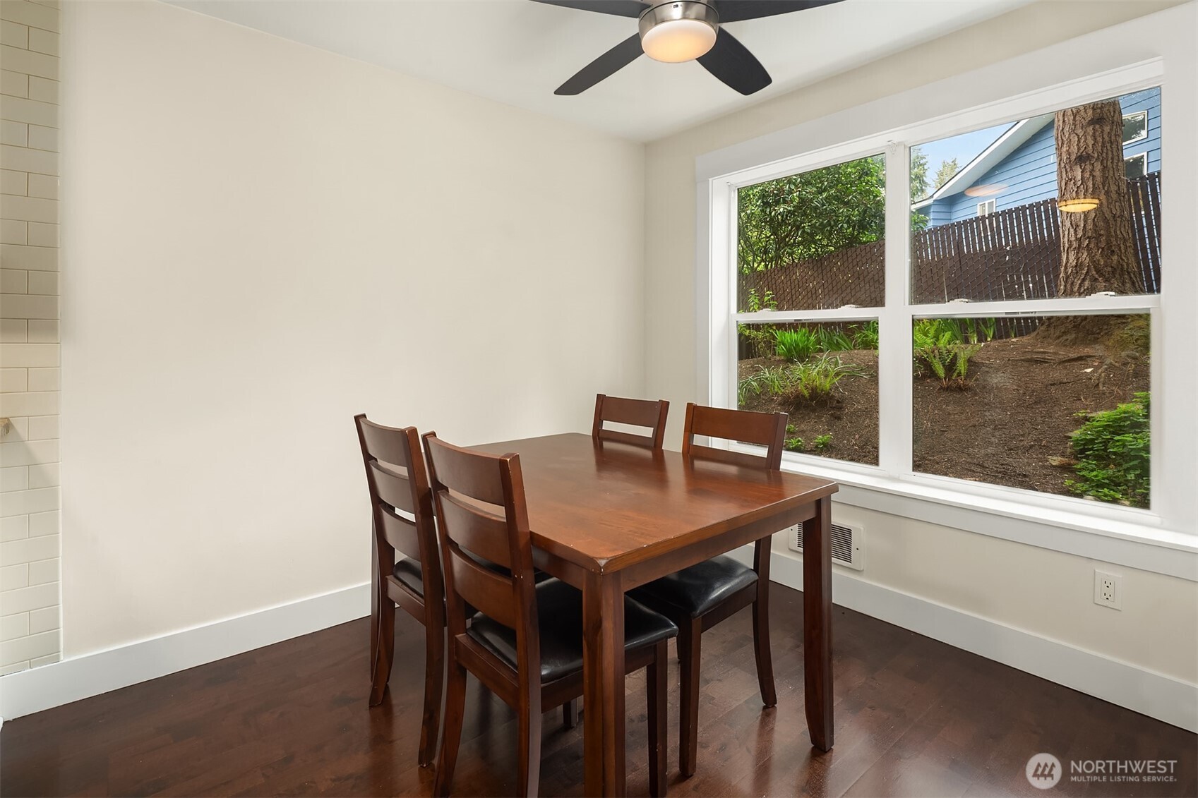 23015 Edmonds Way #A110, Edmonds, WA 98020