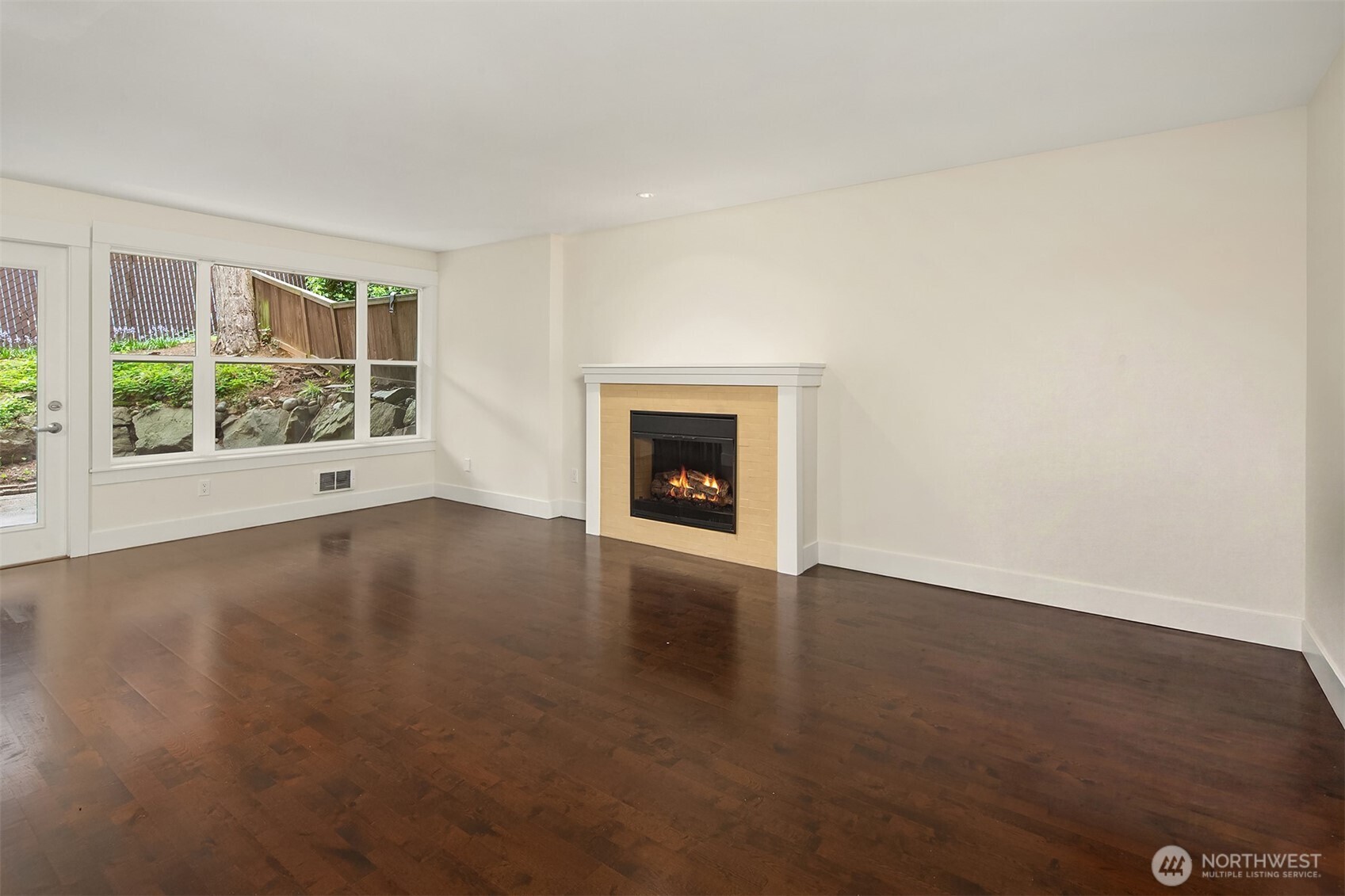 23015 Edmonds Way #A110, Edmonds, WA 98020