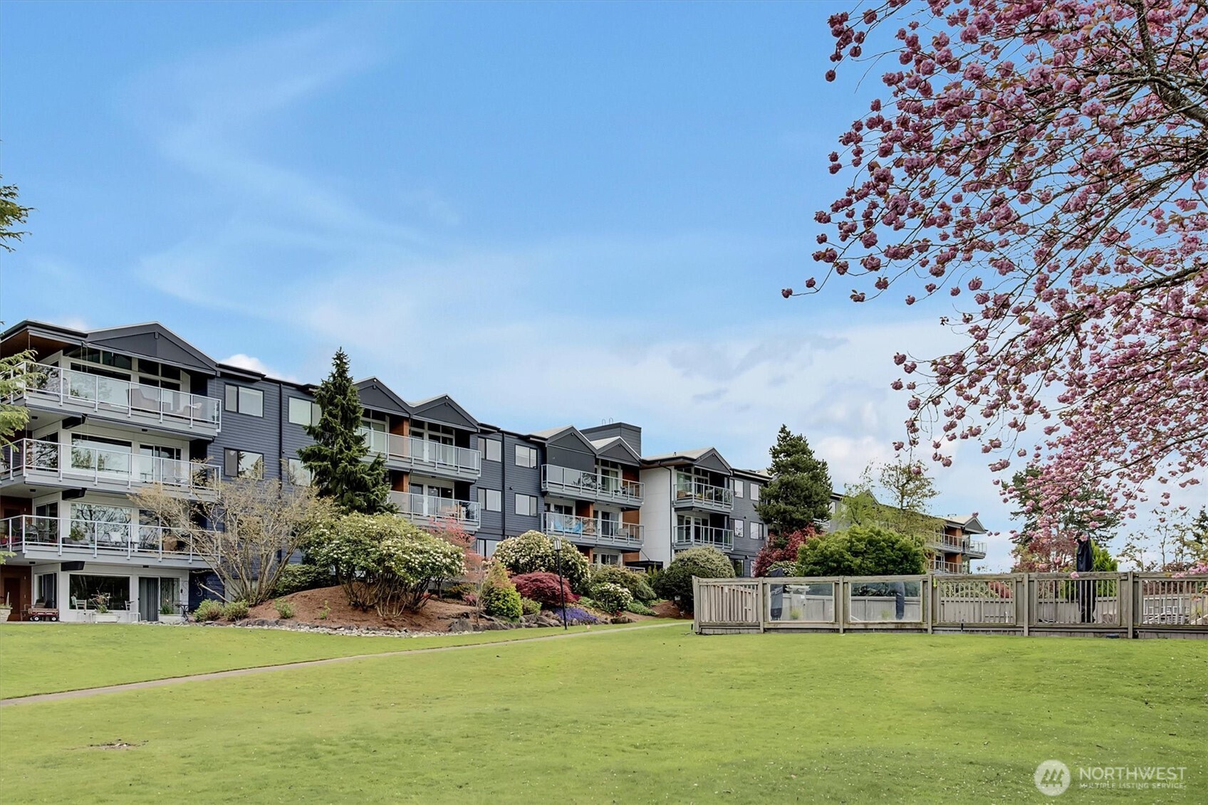 2501 Canterbury Lane E #116, Seattle, WA 98112