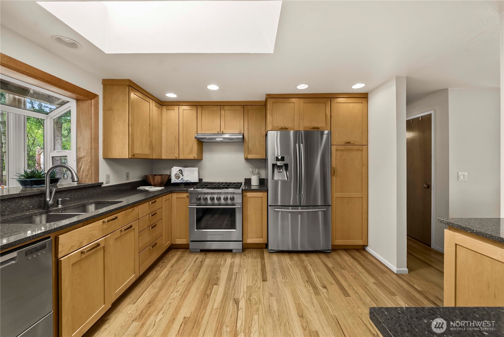 24404 222nd Avenue SE, Maple Valley, WA 98038