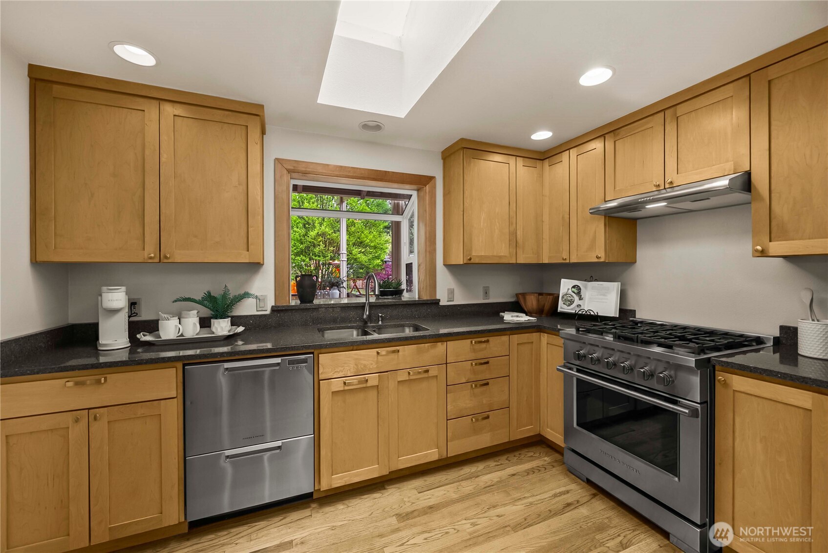 24404 222nd Avenue SE, Maple Valley, WA 98038