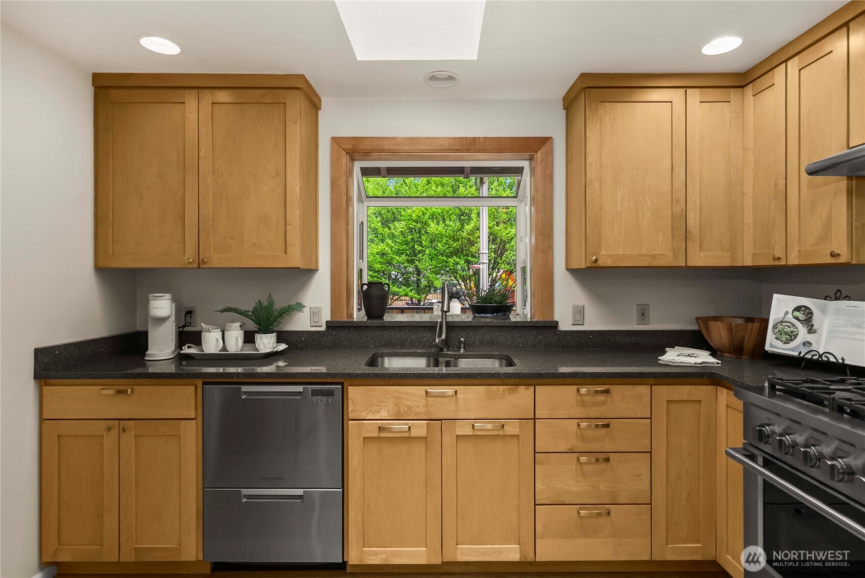 24404 222nd Avenue SE, Maple Valley, WA 98038