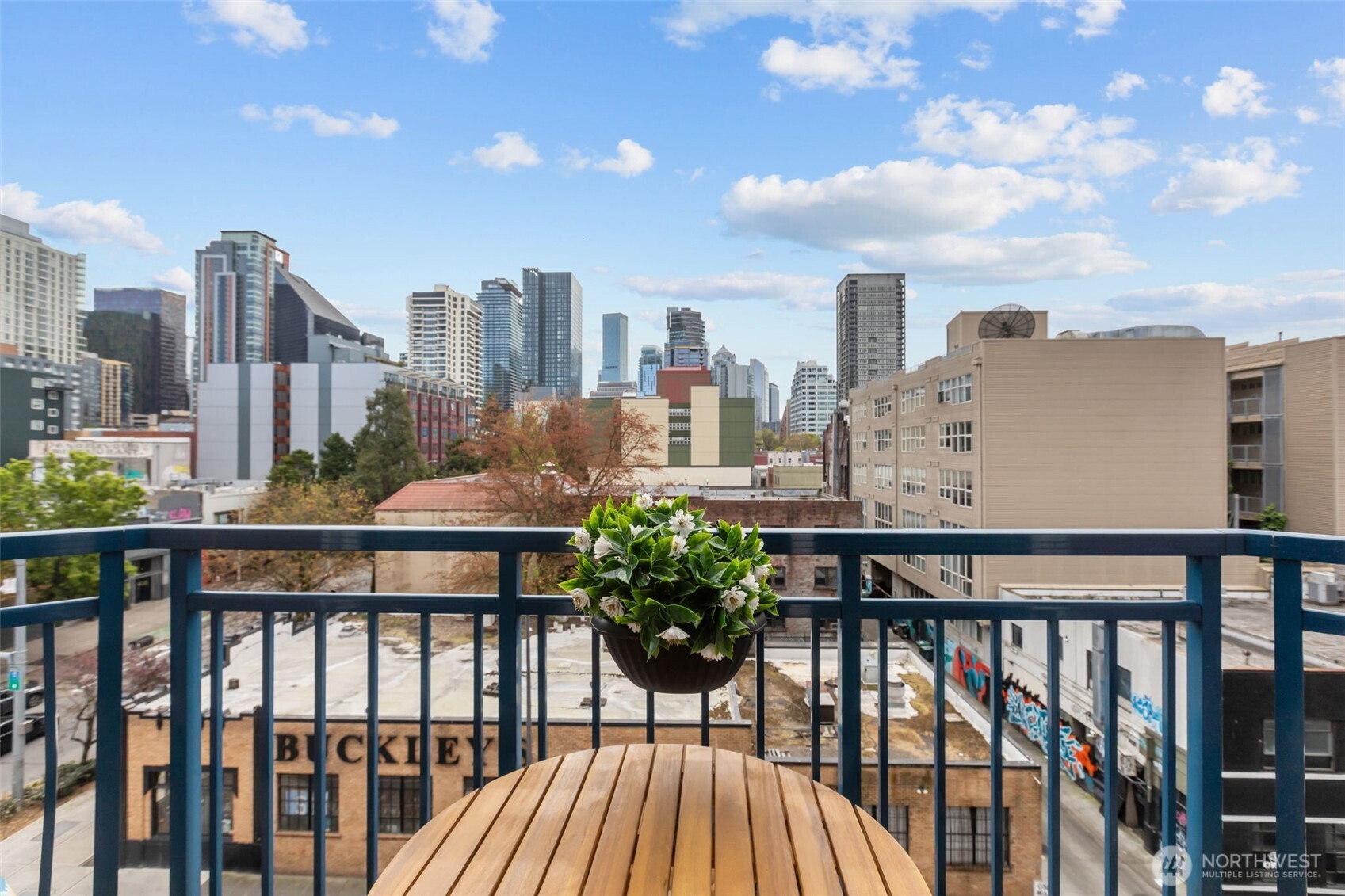 2415 2nd Avenue #631, Seattle, WA 98121