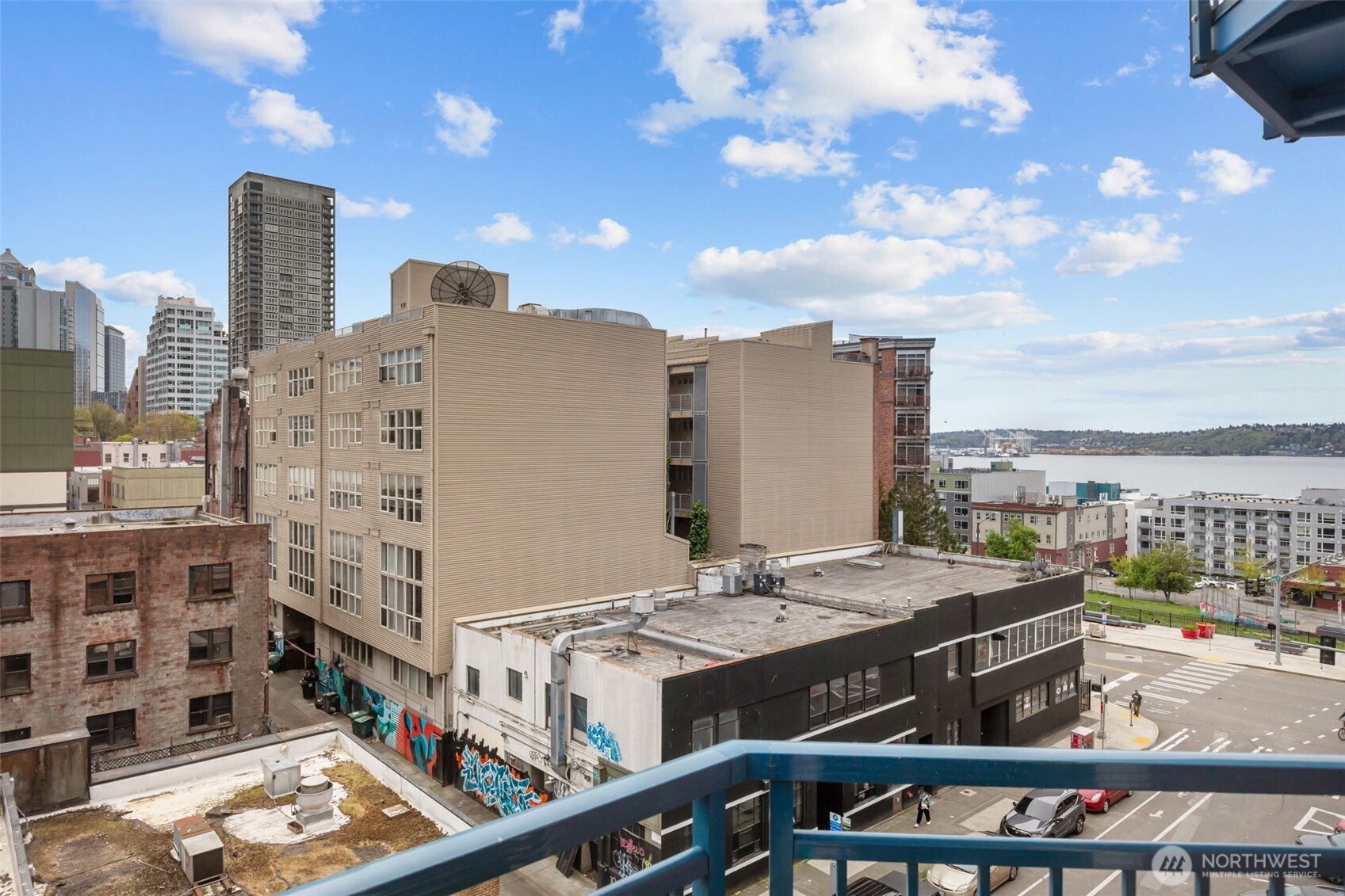 2415 2nd Avenue #631, Seattle, WA 98121