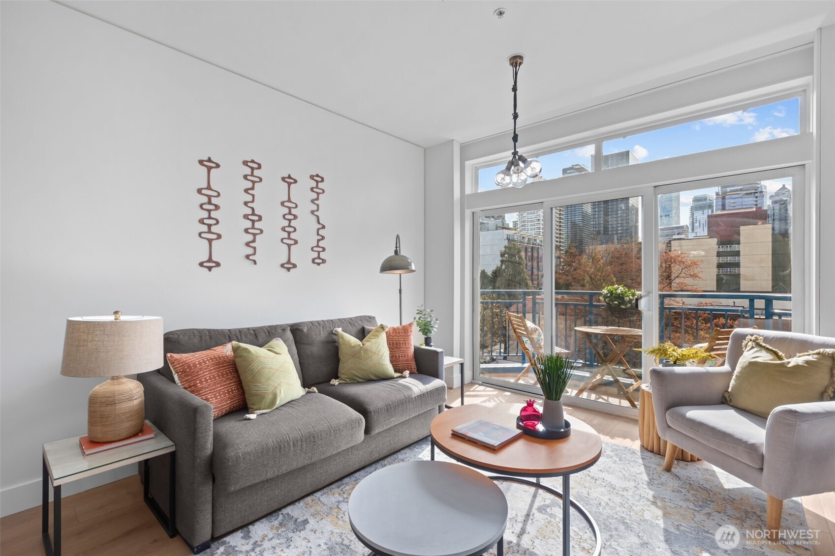 2415 2nd Avenue #631, Seattle, WA 98121