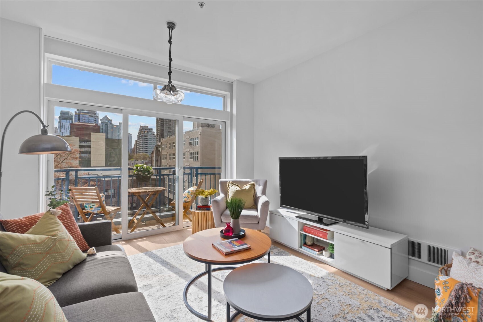 2415 2nd Avenue #631, Seattle, WA 98121