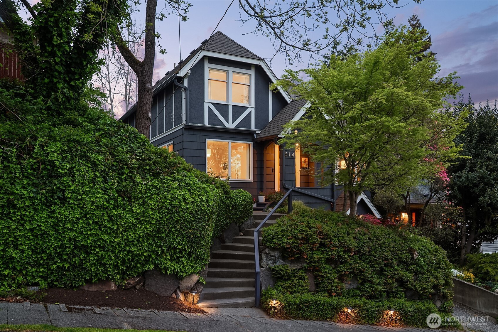 314 NE 56th Street , Seattle, WA 98105