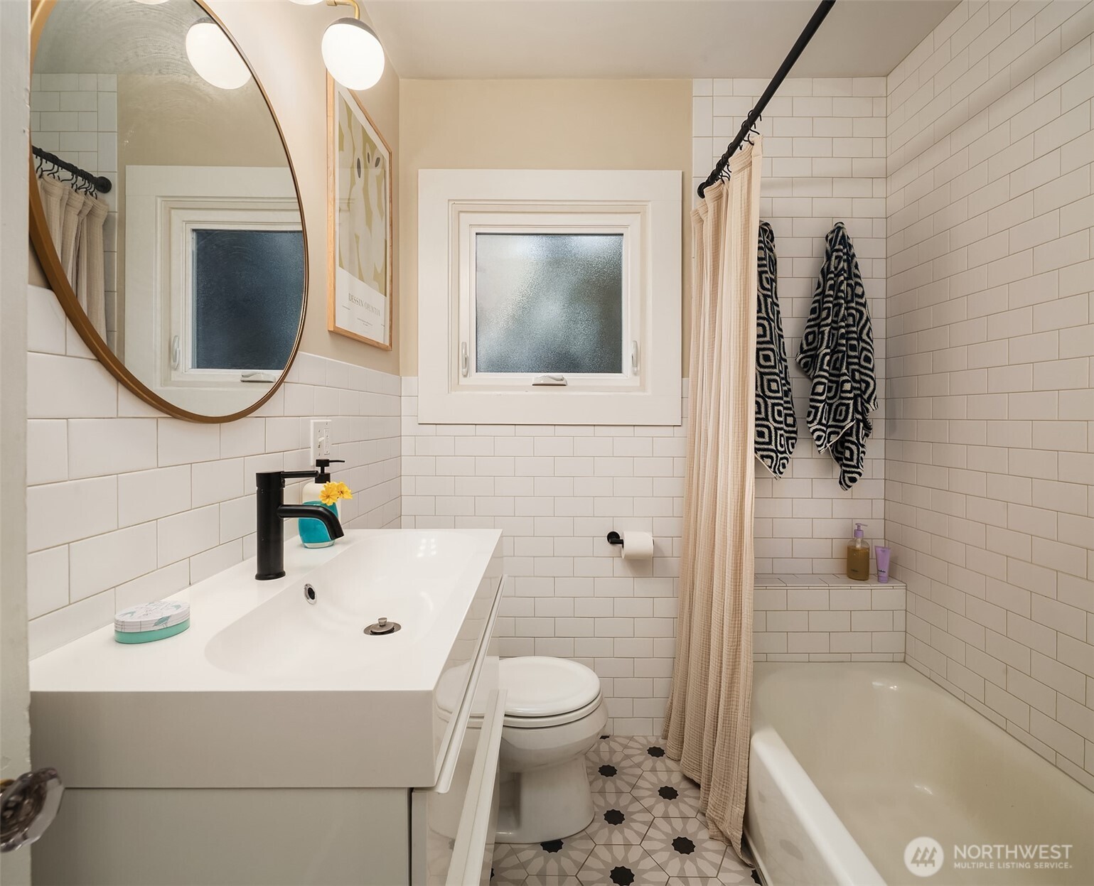 314 NE 56th Street , Seattle, WA 98105