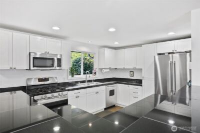 18445 SE 135th Street , Renton, WA 98059 - Photo 7