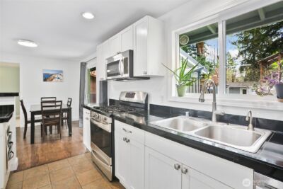 18445 SE 135th Street , Renton, WA 98059 - Photo 9