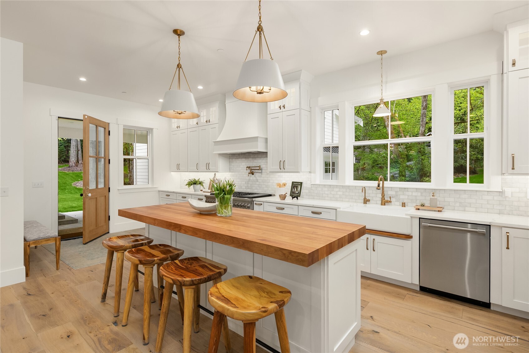 4948 NE North Tolo Road , Bainbridge Island, WA 98110