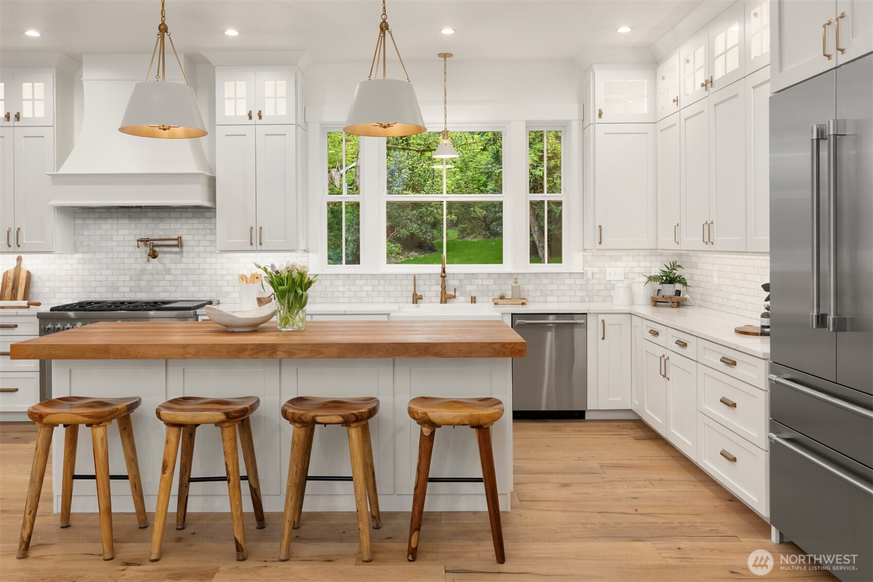 4948 NE North Tolo Road , Bainbridge Island, WA 98110