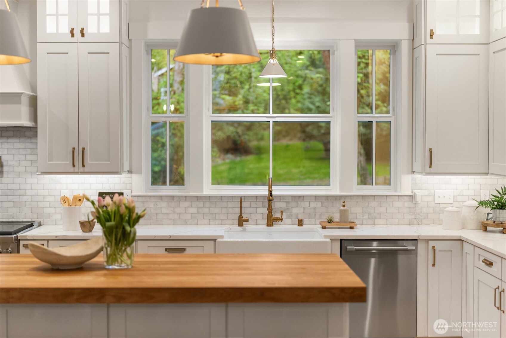 4948 NE North Tolo Road , Bainbridge Island, WA 98110