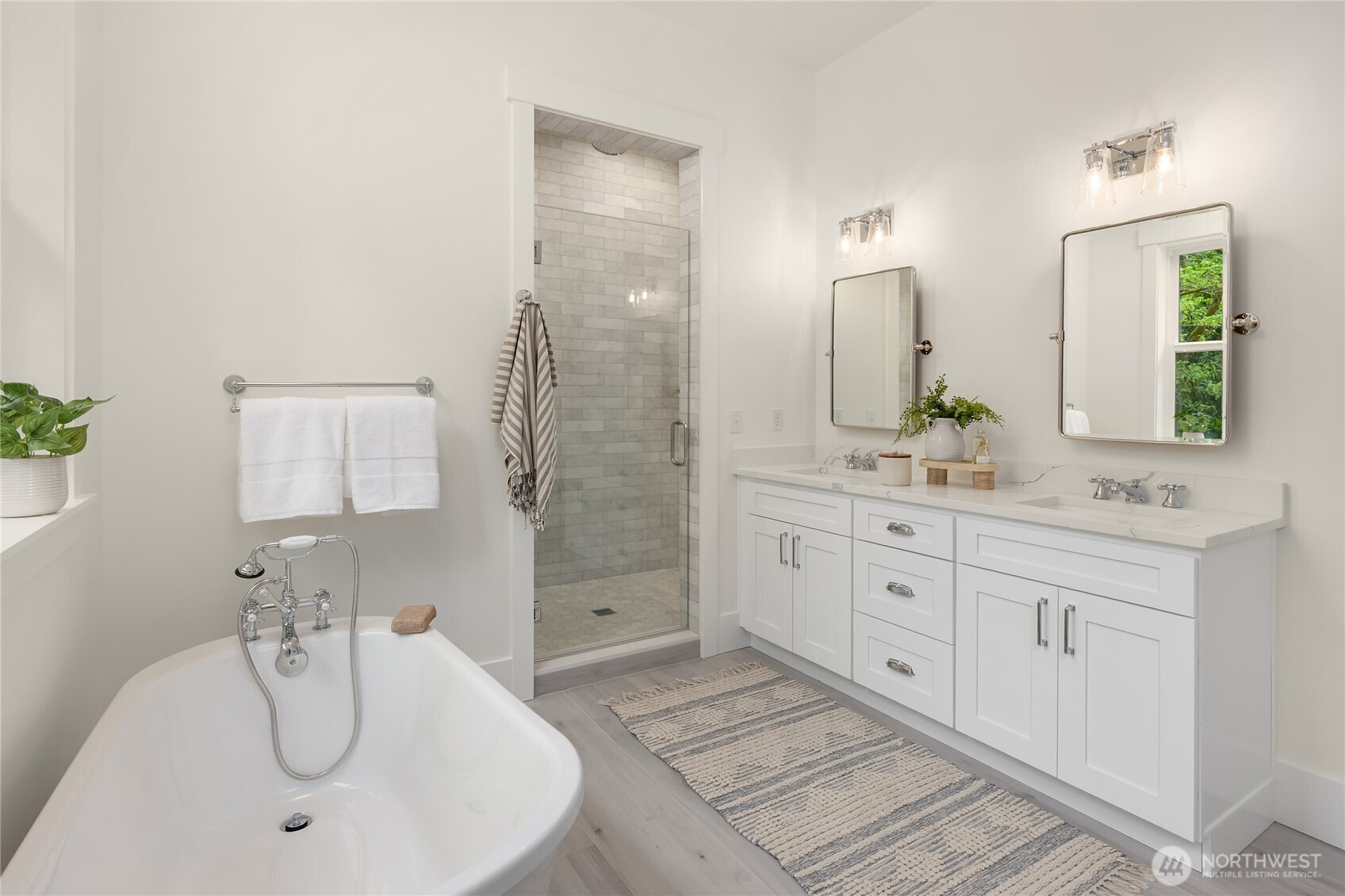 4948 NE North Tolo Road , Bainbridge Island, WA 98110