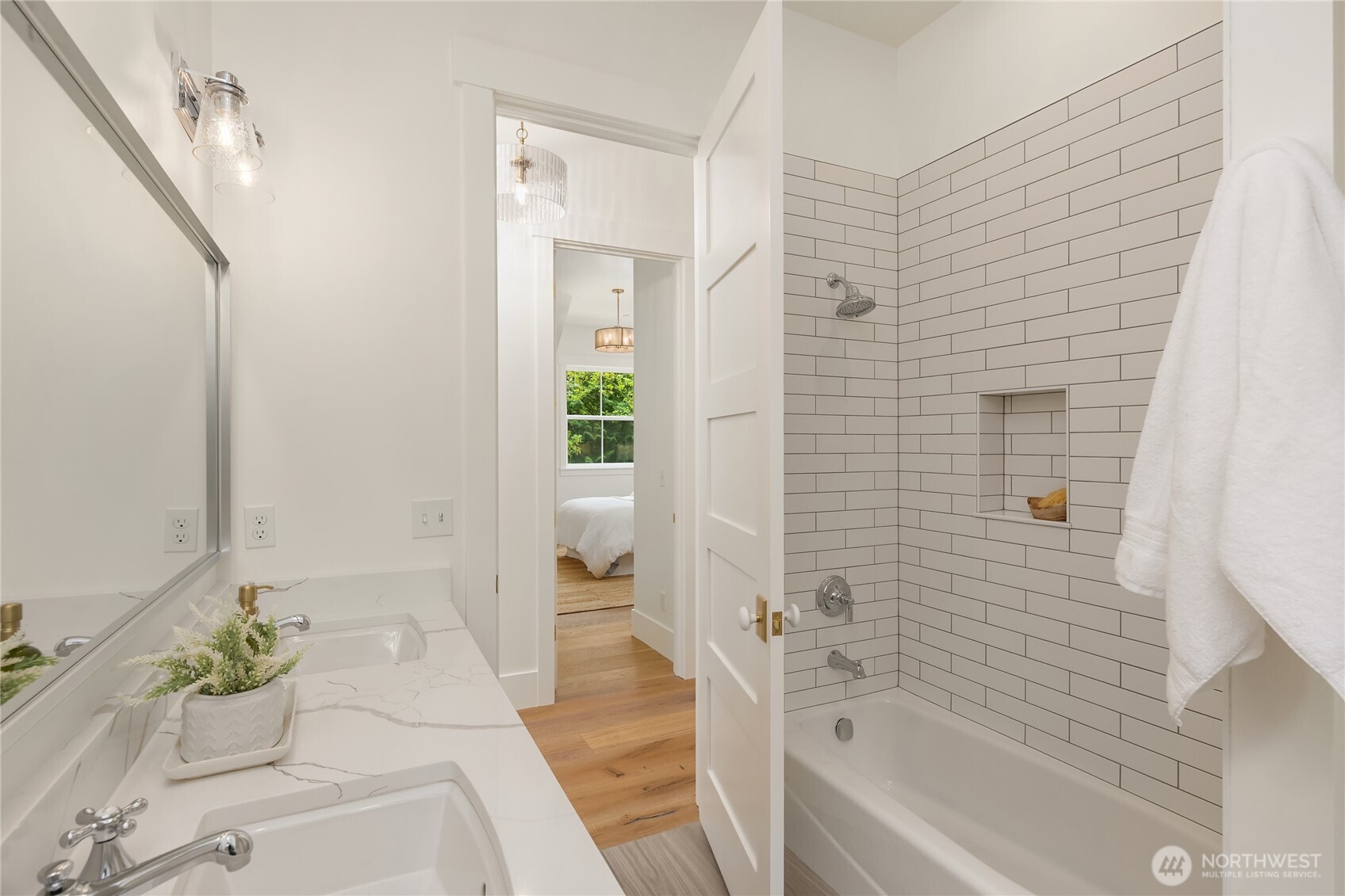 4948 NE North Tolo Road , Bainbridge Island, WA 98110