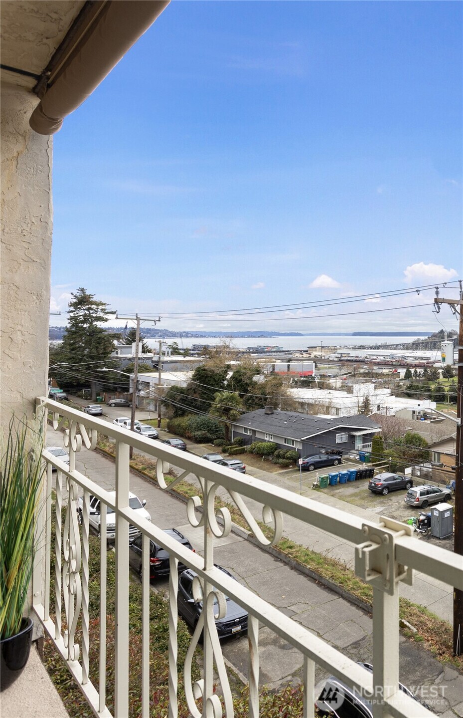 2625 13th Avenue W #302, Seattle, WA 98119