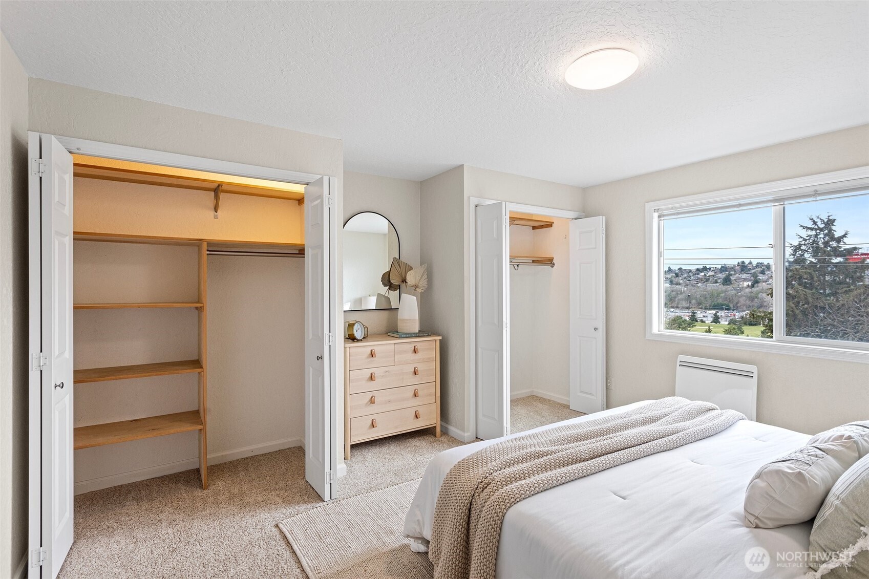 2625 13th Avenue W #302, Seattle, WA 98119