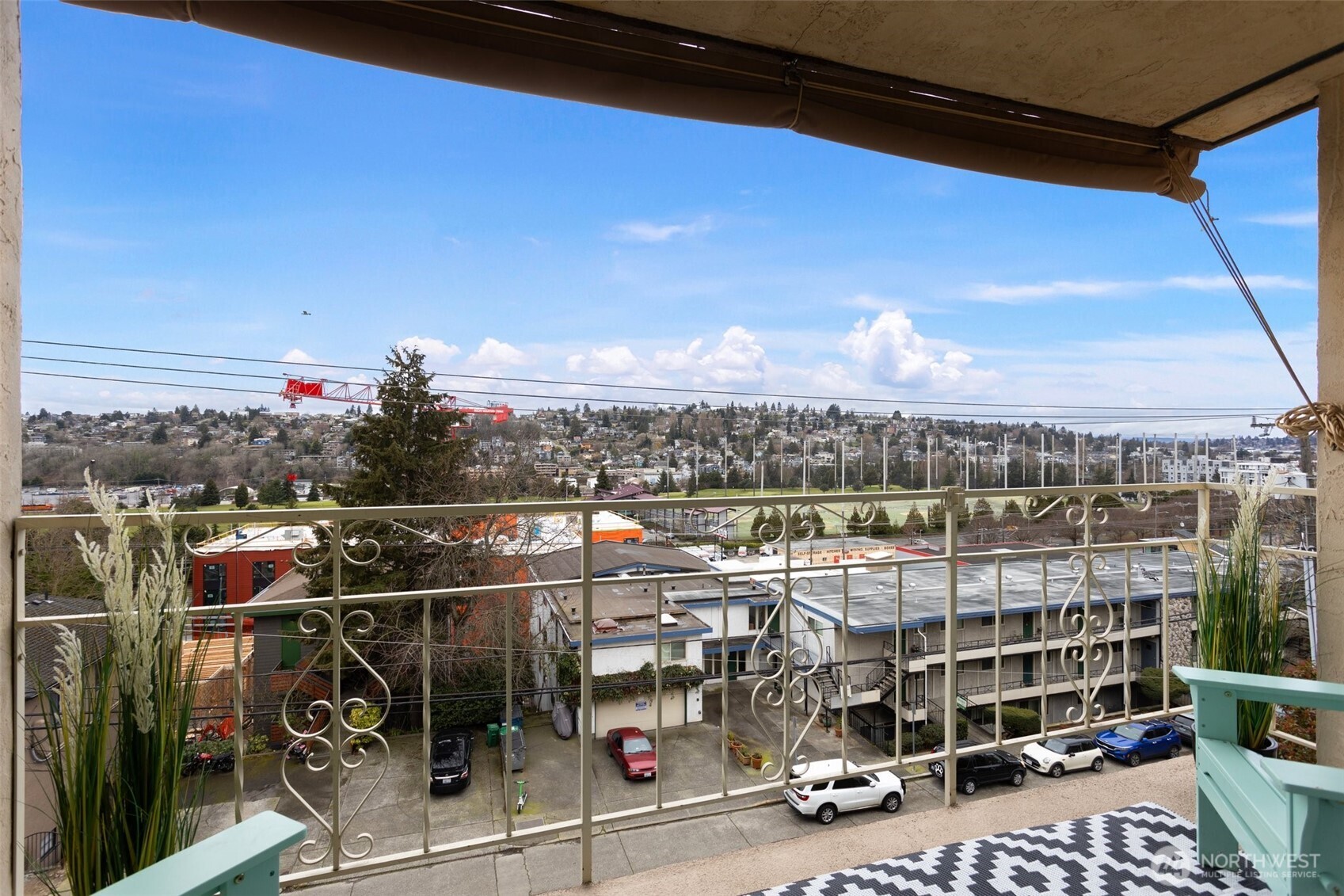 2625 13th Avenue W #302, Seattle, WA 98119