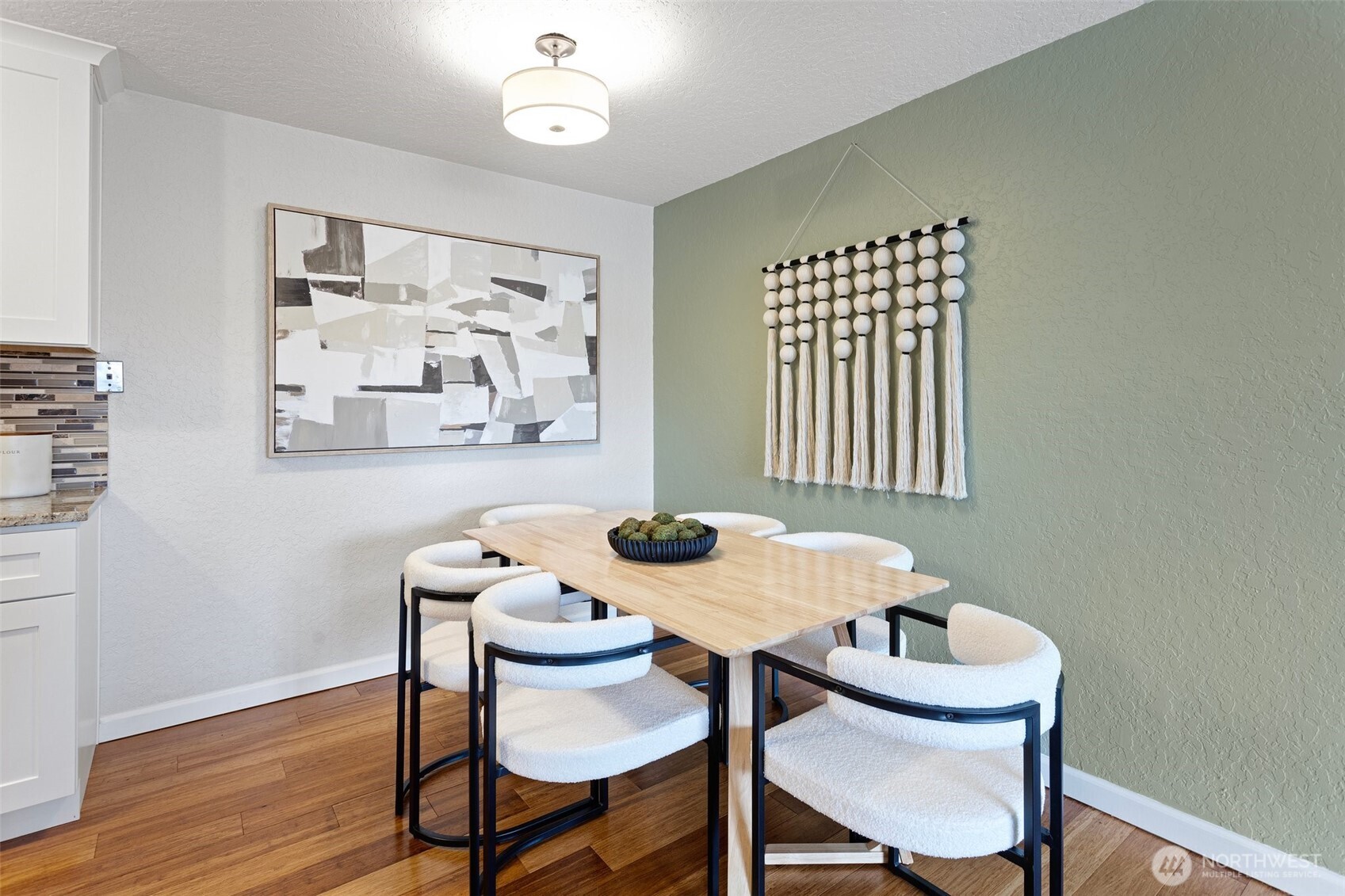 2625 13th Avenue W #302, Seattle, WA 98119