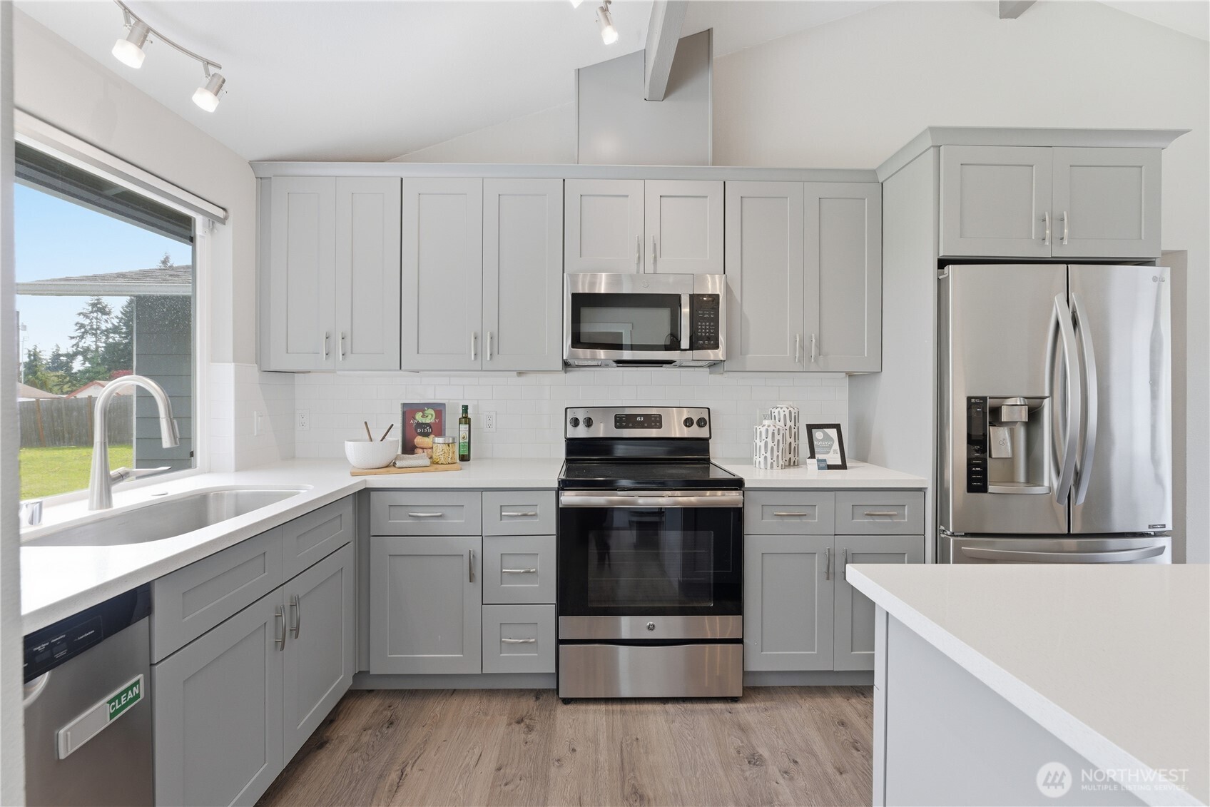 212 76th Place SW, Everett, WA 98203