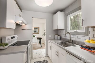 8437 Seward Park Avenue S, Seattle, WA 98118 - Photo 13