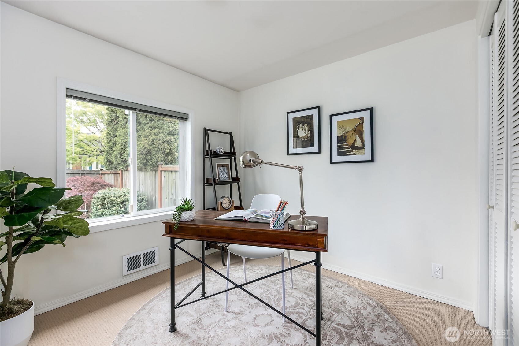 8437 Seward Park Avenue S, Seattle, WA 98118