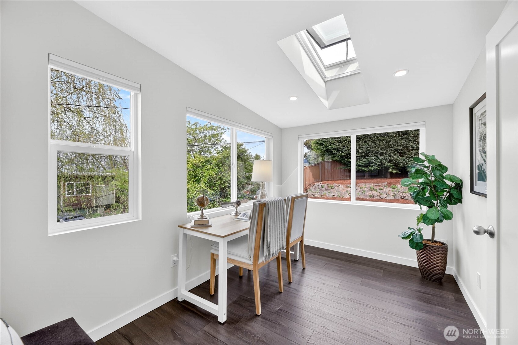 208 NW 43rd Street , Seattle, WA 98107