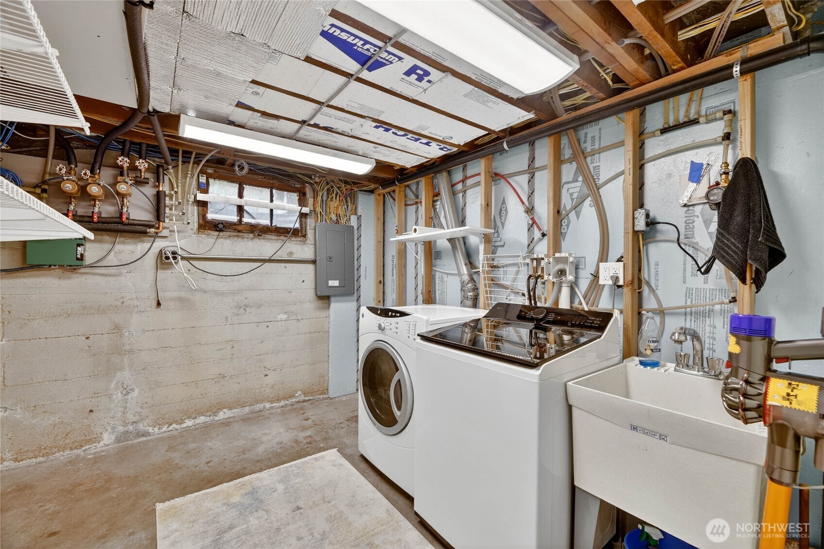 208 NW 43rd Street , Seattle, WA 98107