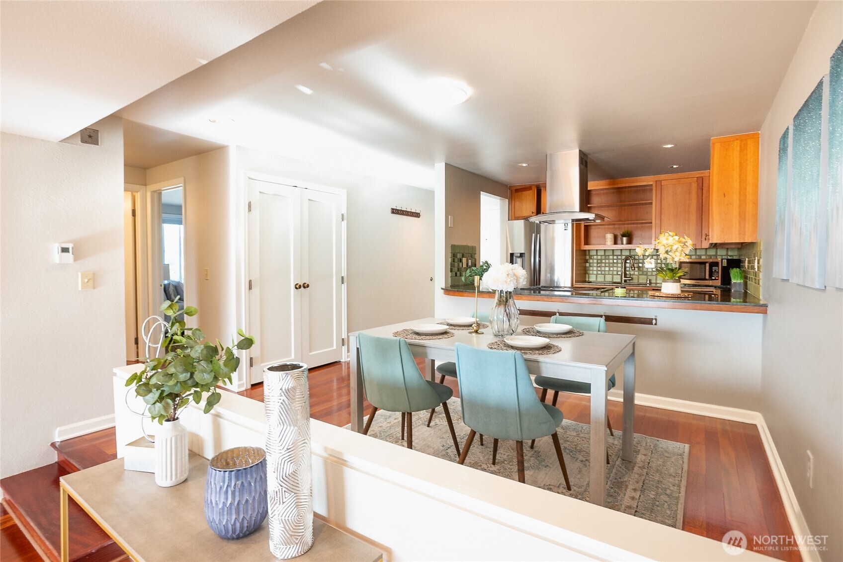 2253 Gilman Drive W #406, Seattle, WA 98119