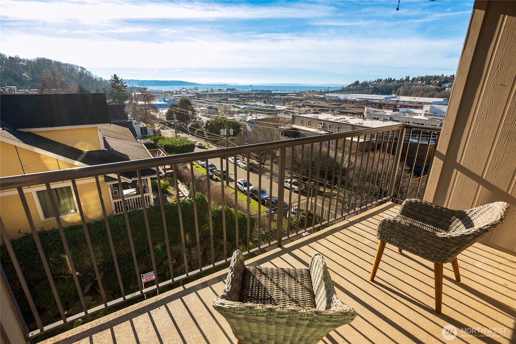 2253 Gilman Drive W #406, Seattle, WA 98119