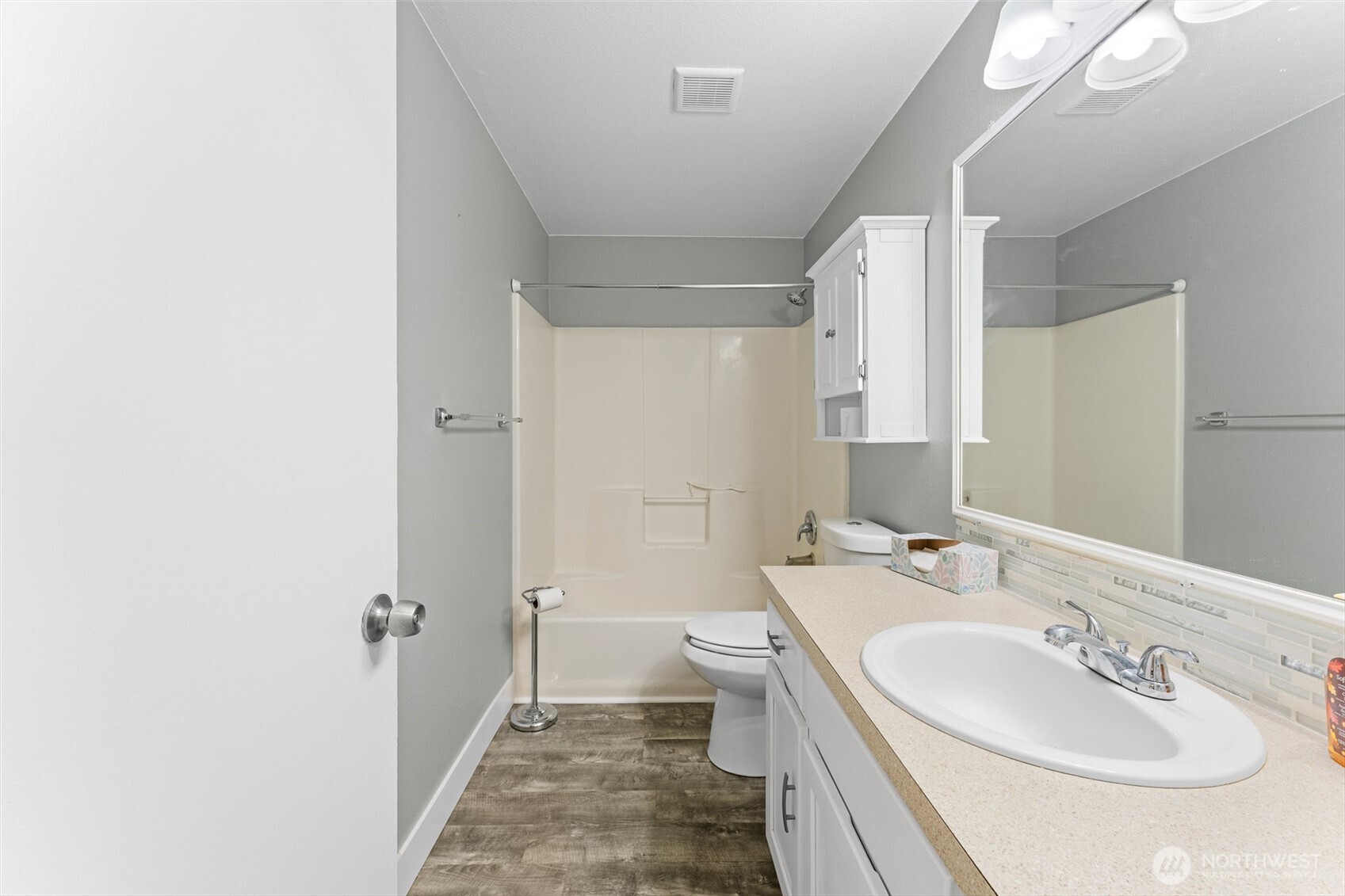 105 Wilshire Way , Kelso, WA 98626
