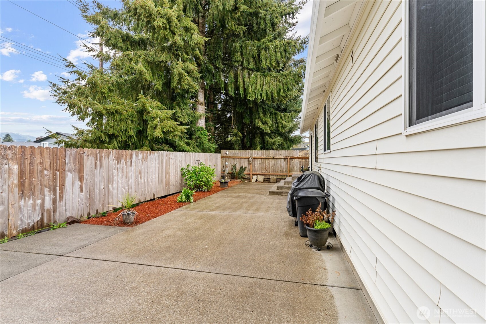 105 Wilshire Way , Kelso, WA 98626