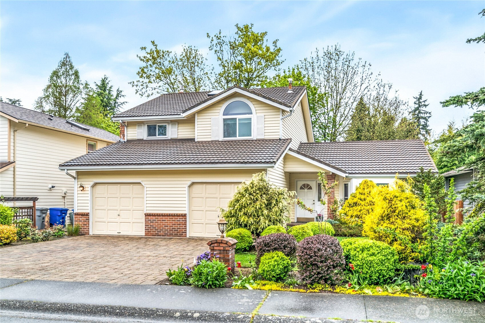7116 NE 168TH St , Kenmore, WA 98028