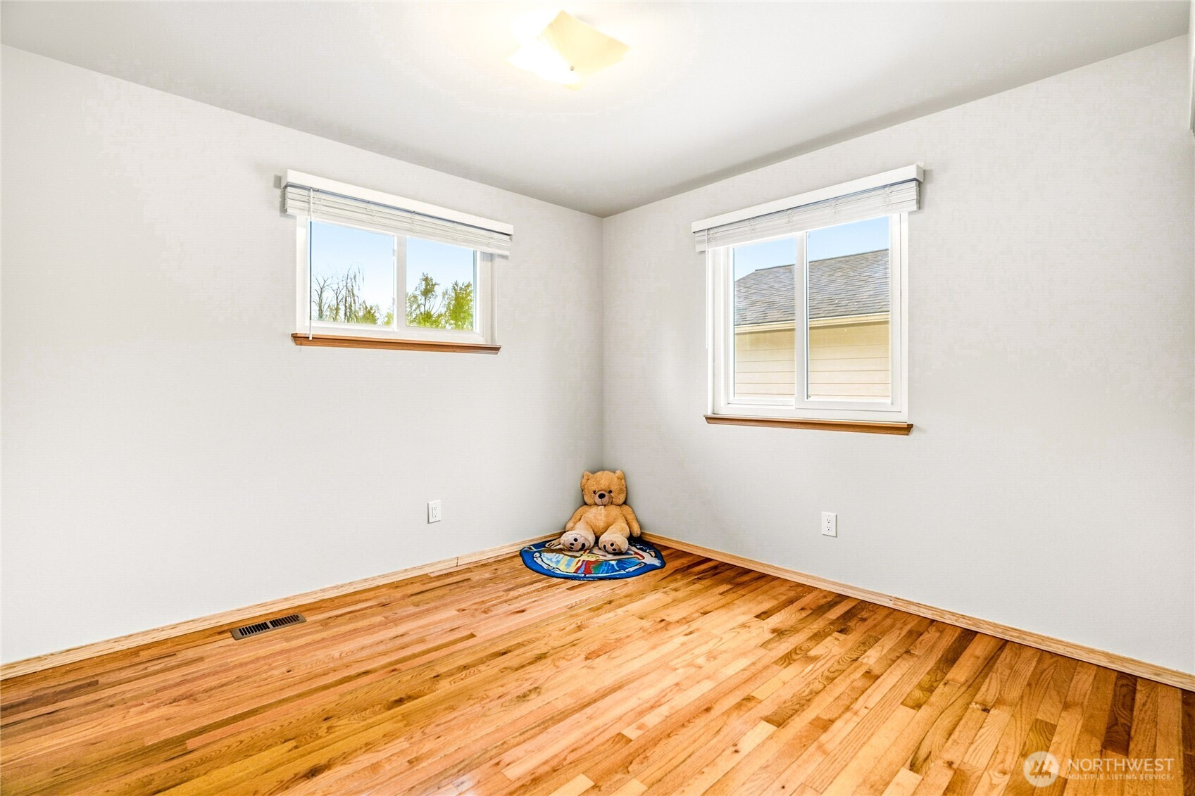 7116 NE 168TH St , Kenmore, WA 98028