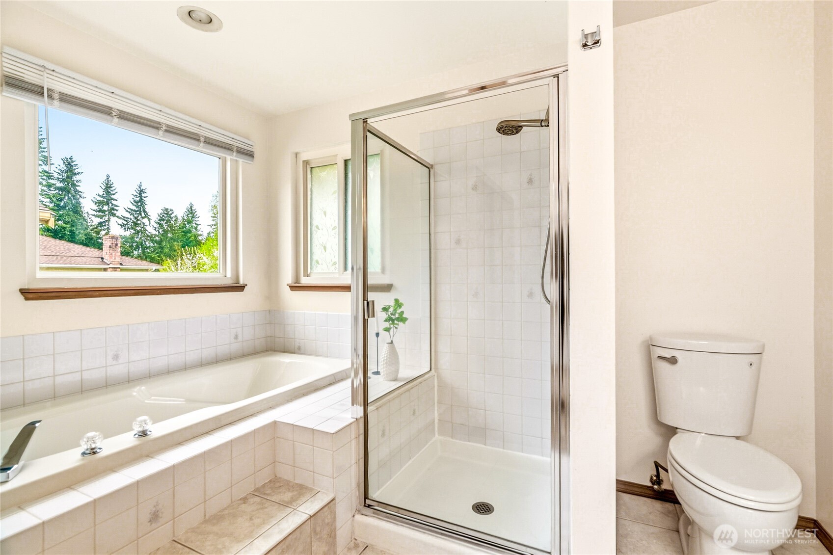 7116 NE 168TH St , Kenmore, WA 98028