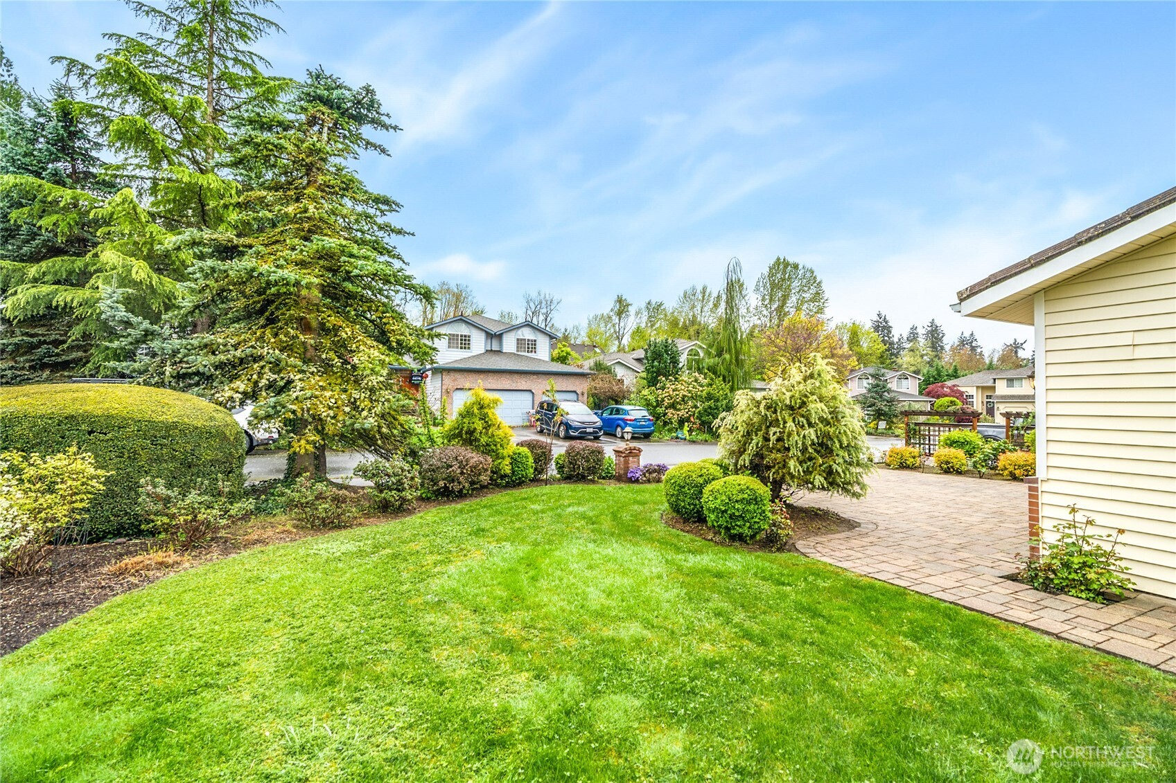 7116 NE 168TH St , Kenmore, WA 98028