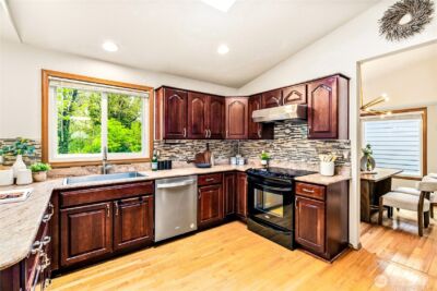 7116 NE 168TH St , Kenmore, WA 98028 - Photo 8