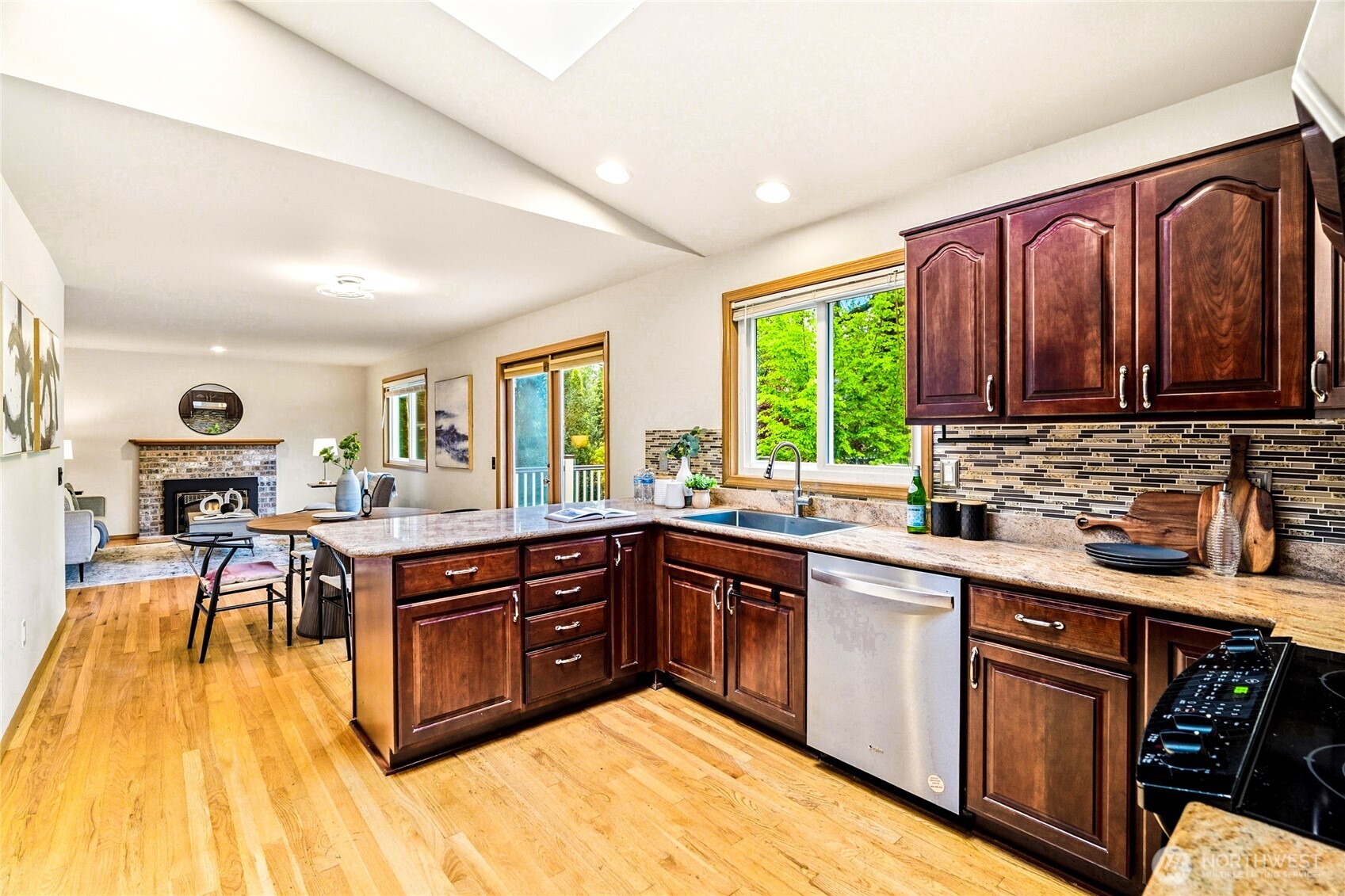 7116 NE 168TH St , Kenmore, WA 98028