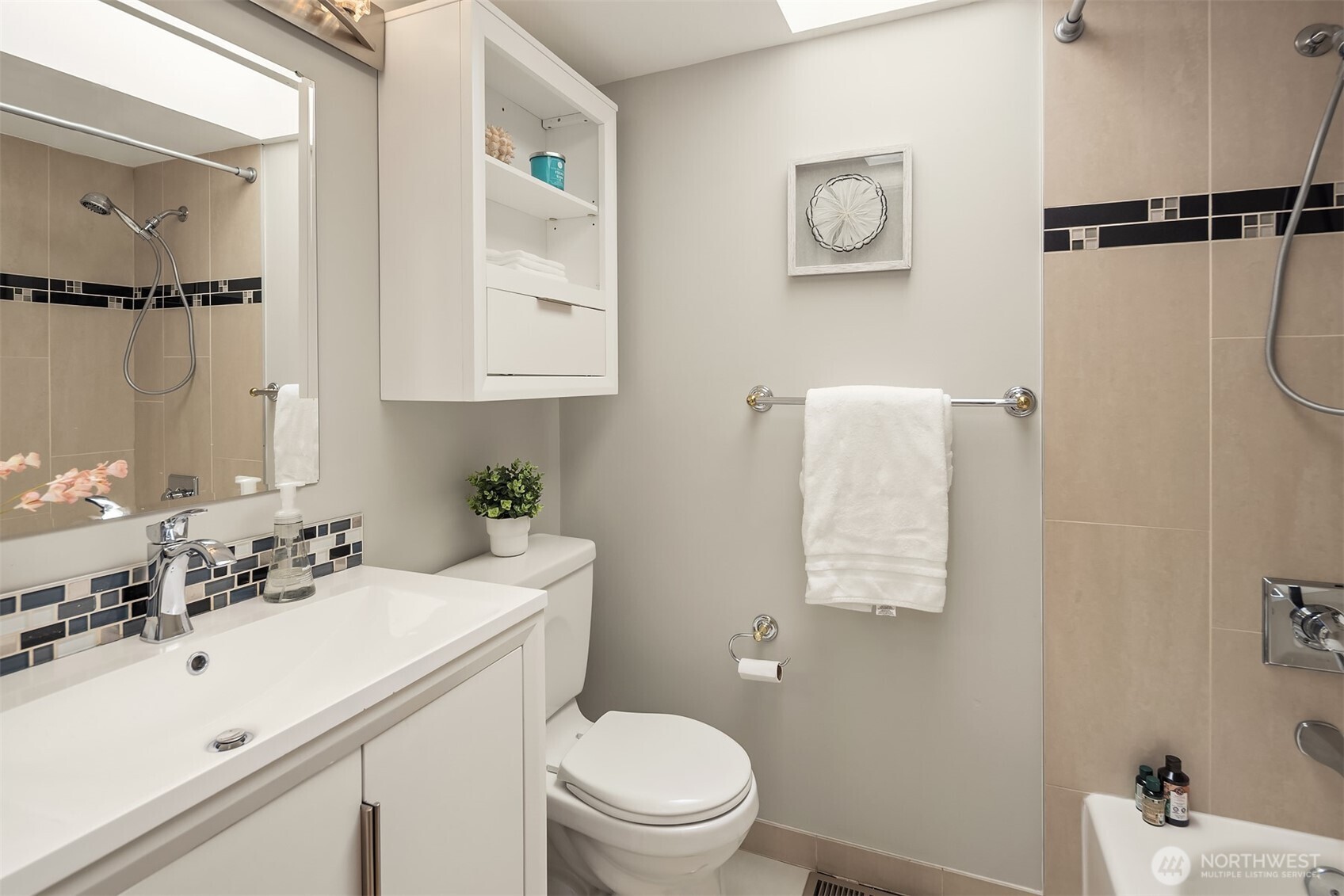 17420 NE 11th Street , Bellevue, WA 98008