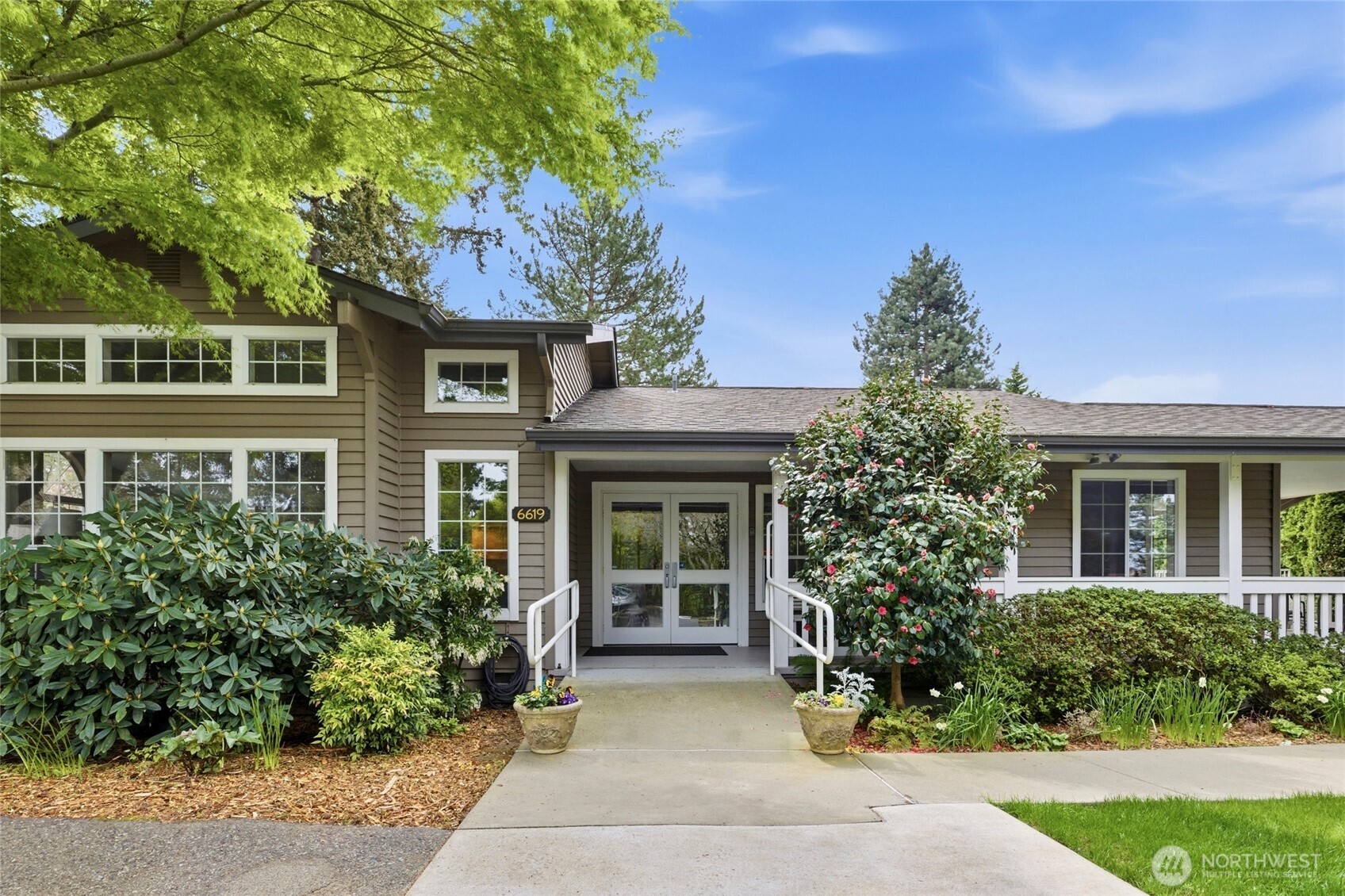 6713 113th Place SE, Bellevue, WA 98006
