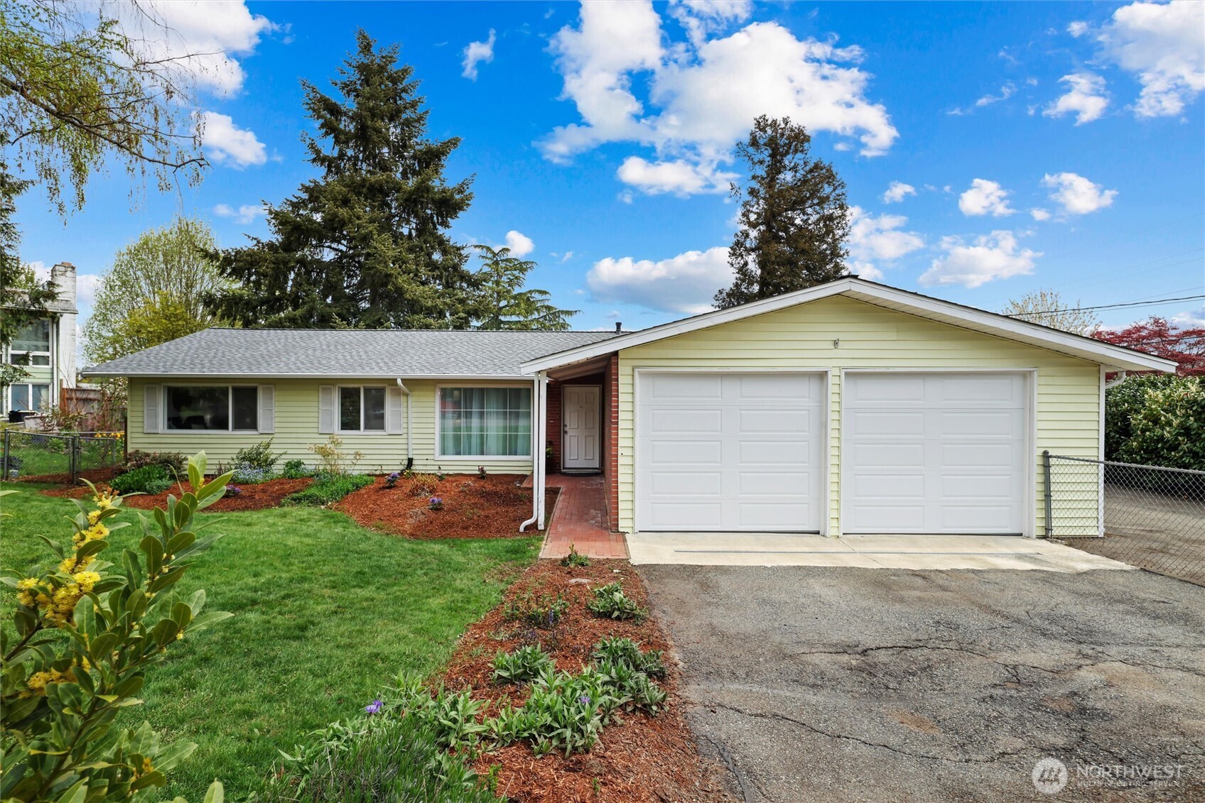 26132 19th Avenue S, Des Moines, WA 98198