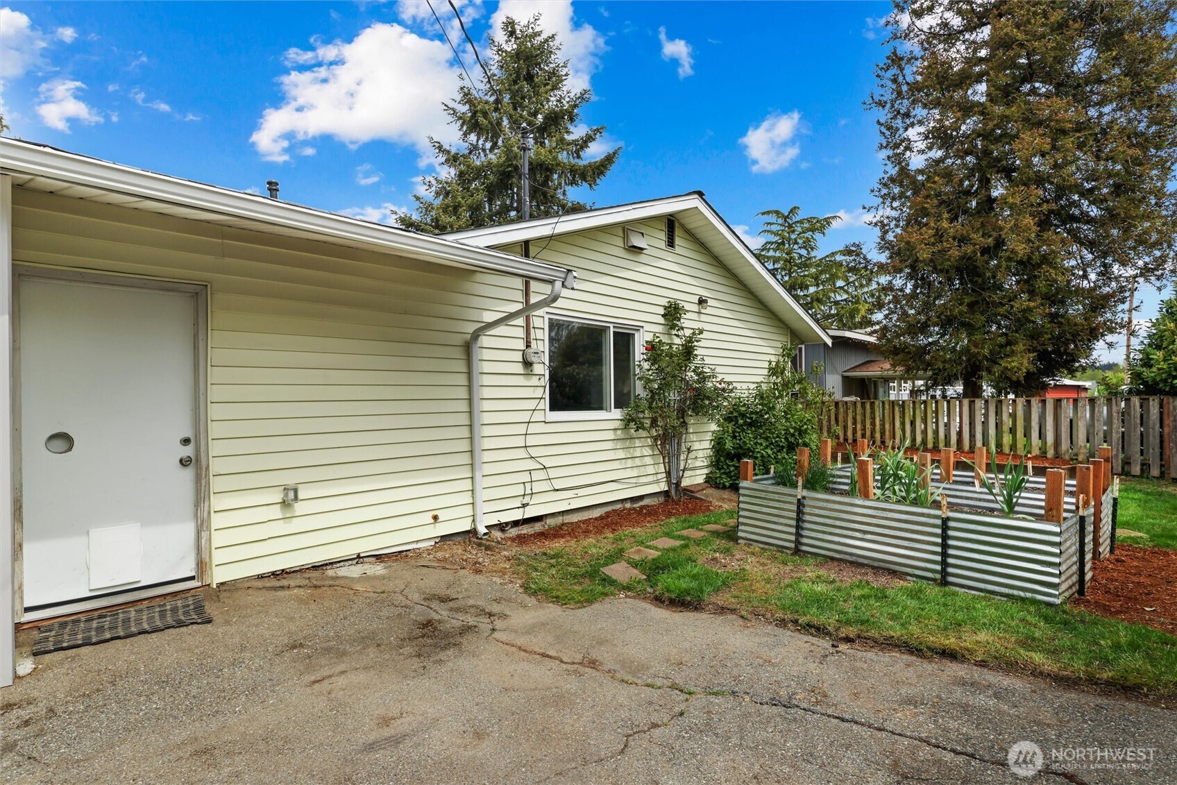26132 19th Avenue S, Des Moines, WA 98198