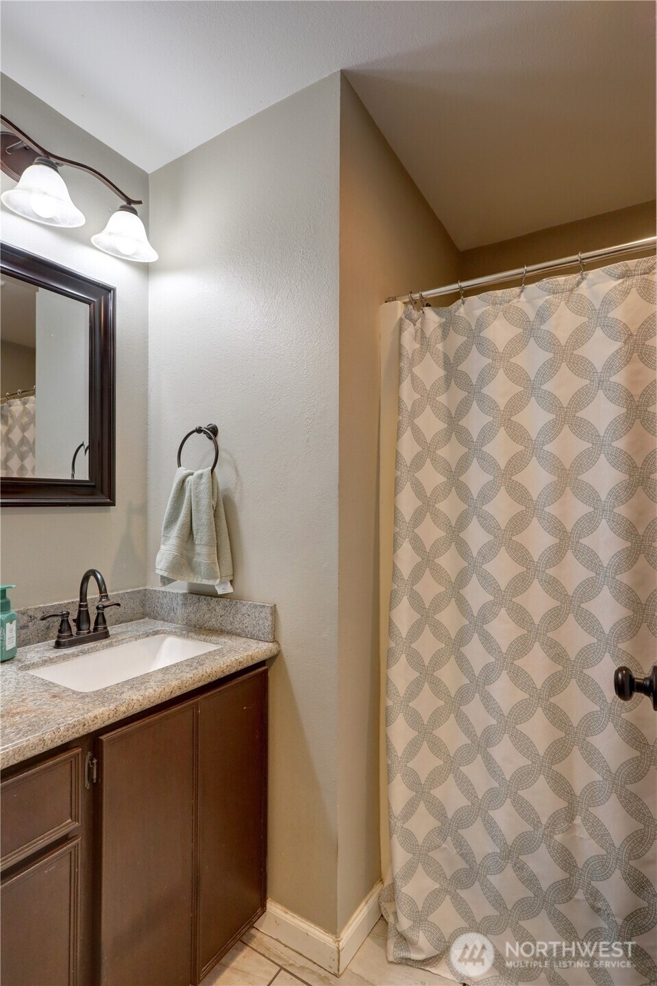18005 Iris Place SW, Rochester, WA 98579