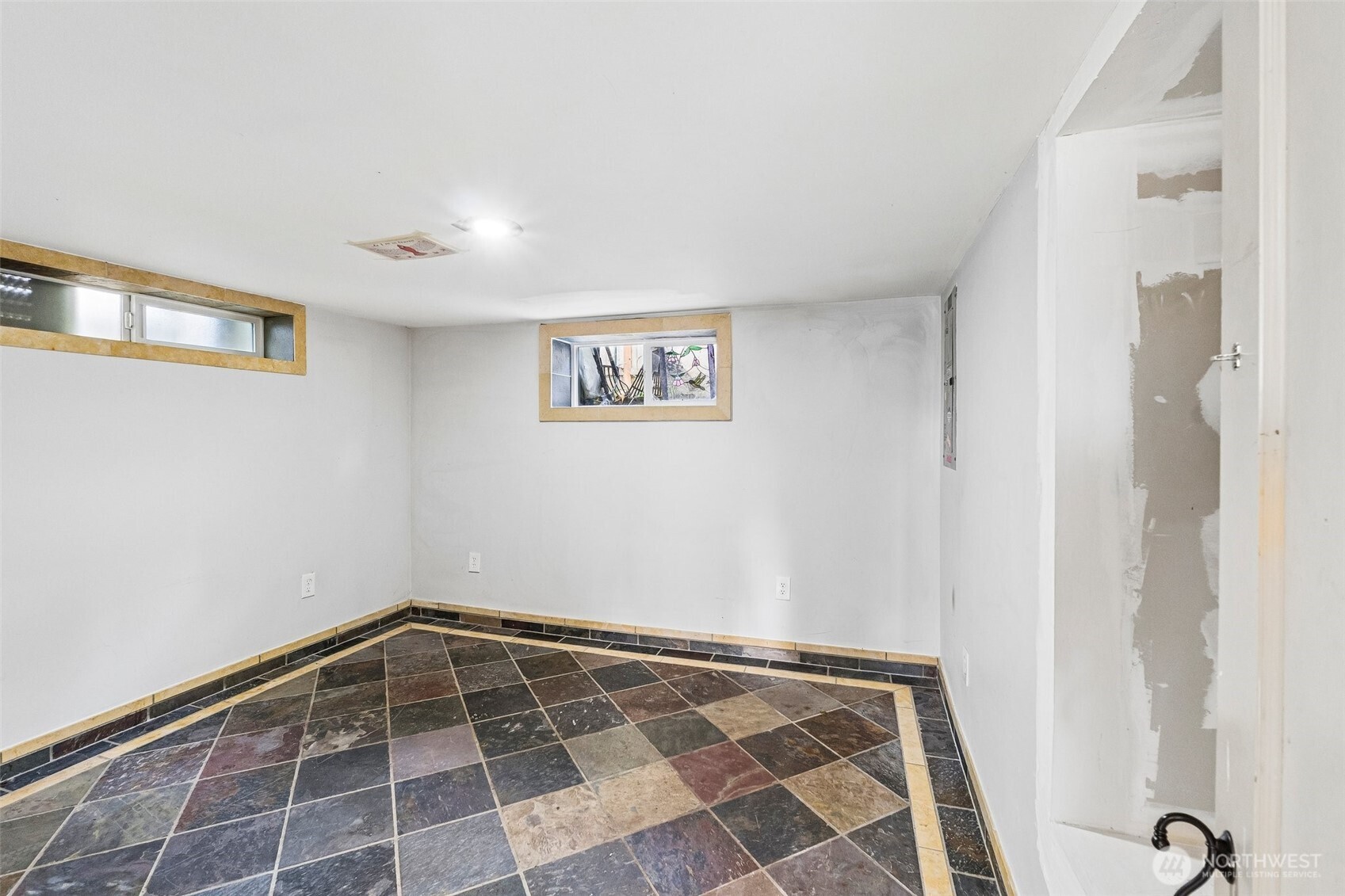 1241 SW Myrtle Street , Seattle, WA 98106-3999