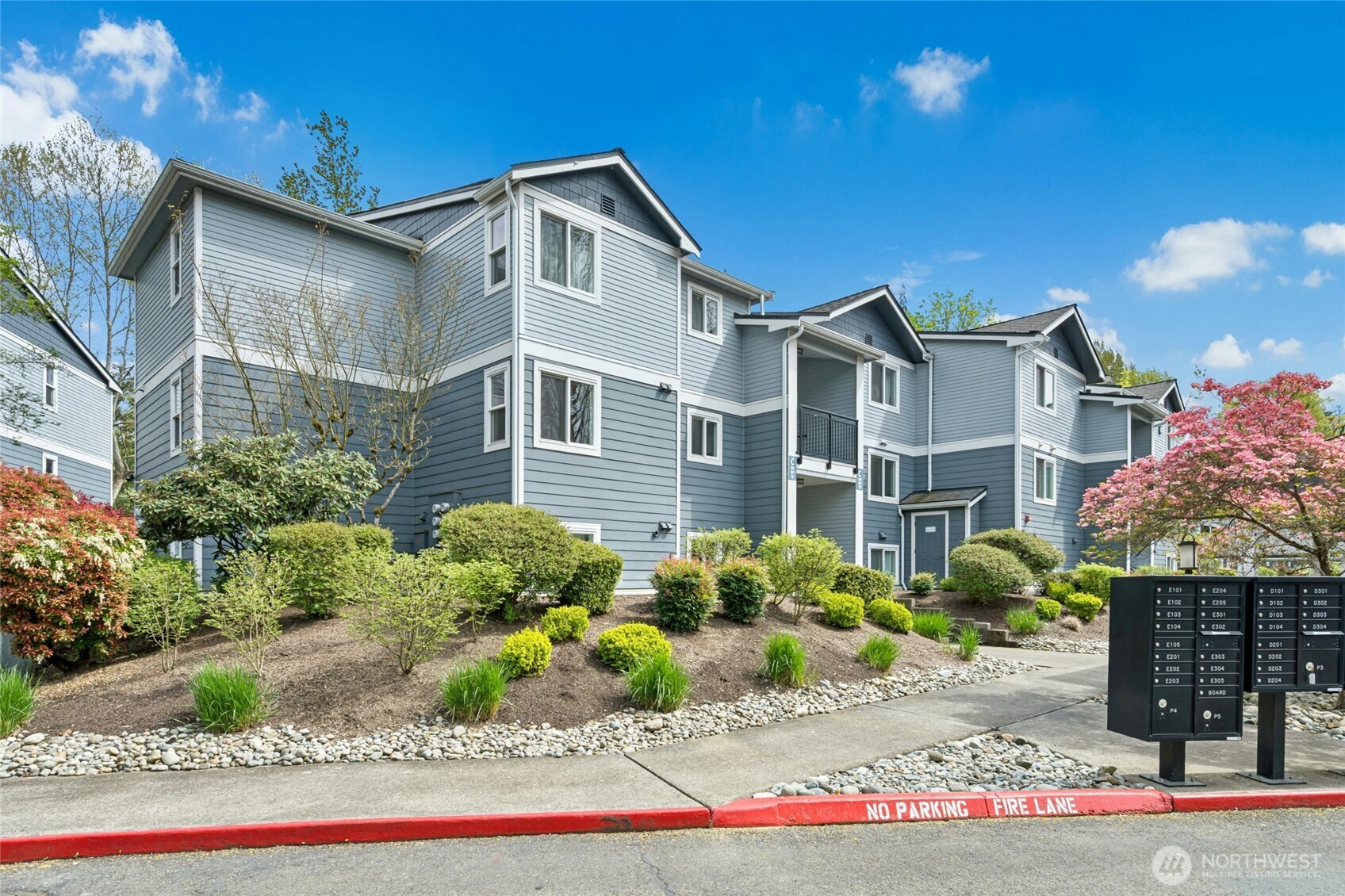 250 NW Dogwood Street #C201, Issaquah, WA 98027
