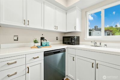 250 NW Dogwood Street #C201, Issaquah, WA 98027 - Photo 11